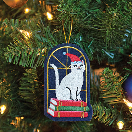 Felt Cat Ornaments: Cat on Books